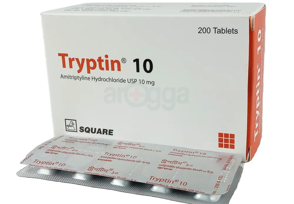Tryptin 10 ট্যাবলেটের ক্লোজ-আপ ছবি, যা বিষণ্ণতা এবং স্নায়ু ব্যথার মতো মানসিক ও স্নায়বিক সমস্যার চিকিৎসায় ব্যবহৃত হয়। ট্যাবলেটগুলো একটি ফয়েল প্যাকেটে সারিবদ্ধভাবে সাজানো।